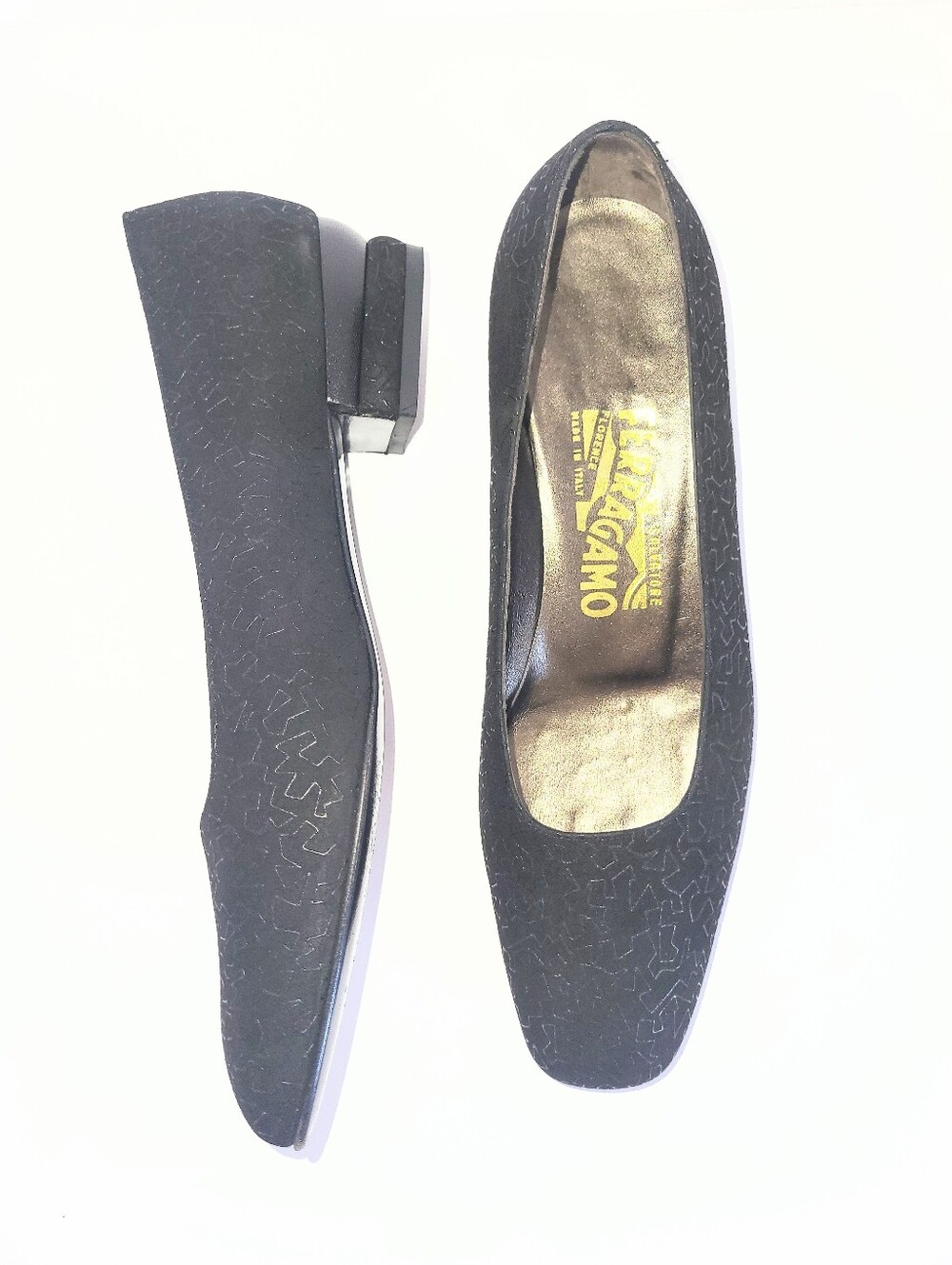 Salvatore Ferragamo Rare Vintage 1980's Labyrinth Pattern Low Heel Pumps Size 7